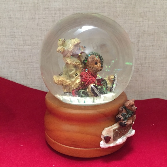 Boyd’s Musical Snow Globe Ice Skaters Waltz NIB (Numbered) - Picture 6 of 8